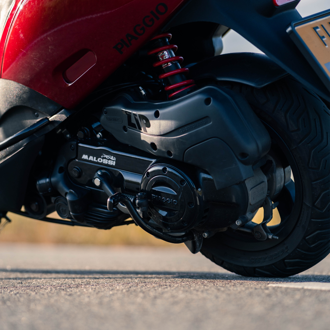 Crankcase cover Piaggio Zip 50cc 4T Gloss Black crankcase cover zip