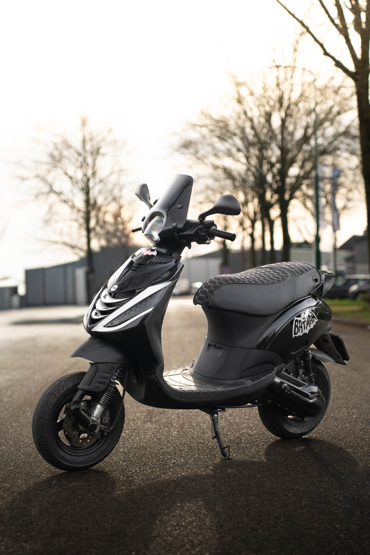 Fenom Zadelhoes Alcantara Look Wit Piaggio Zip