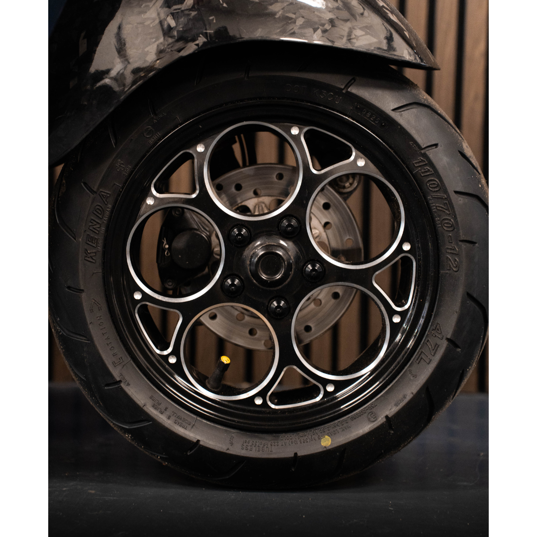 Velgenset Maru's Style Shiny Black Black / Silver Vespa Sprint / Primavera